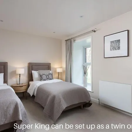 12 Pear Tree House *