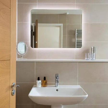 12 Pear Tree House York