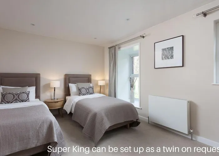 12 Pear Tree House *